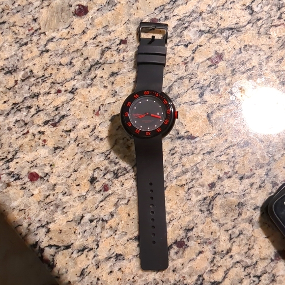 Redline Watch - Picture 2 of 4